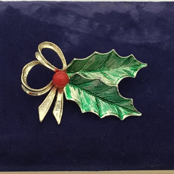 Vintage Signed Gerry's Holiday Holly Winter Brooch Pin - Picture 5 of 13